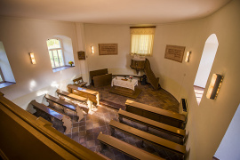 Vnitřek reformovaného kostela